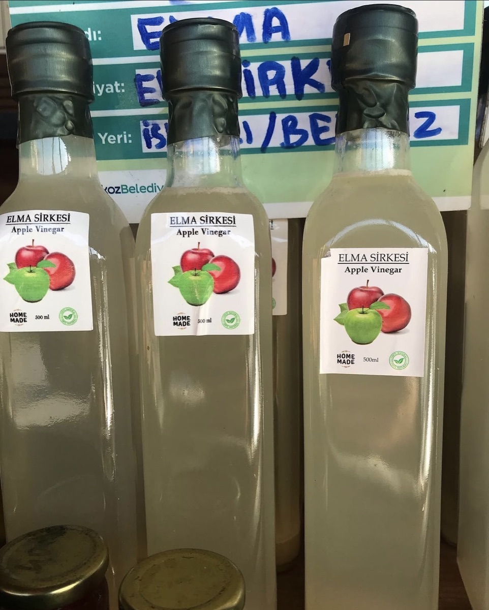 Reis doğal elma sirkesi şişeleri